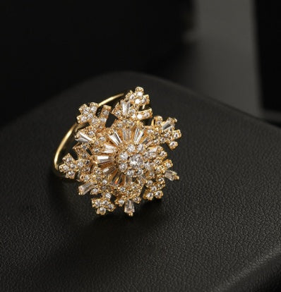 A Rotatable Snowflake Ring That Turns Around For Girls